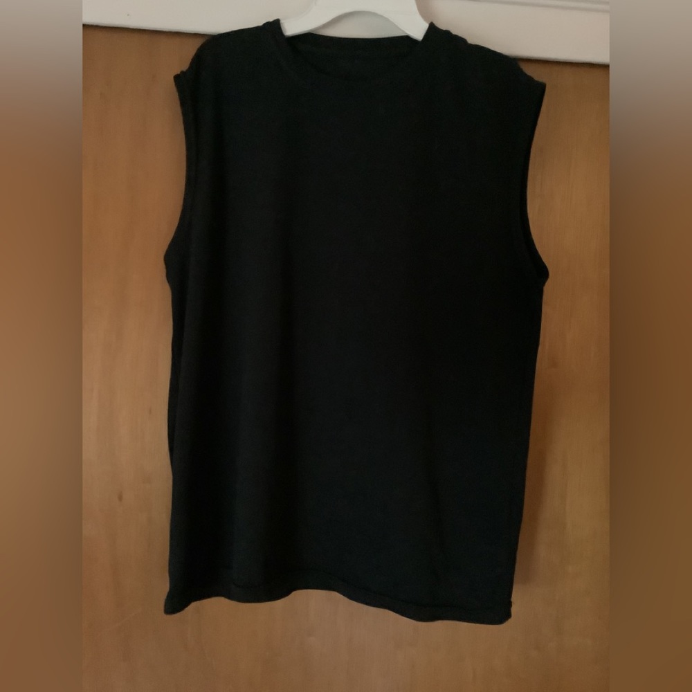 Men's Sleeveless Shirt Size Medium